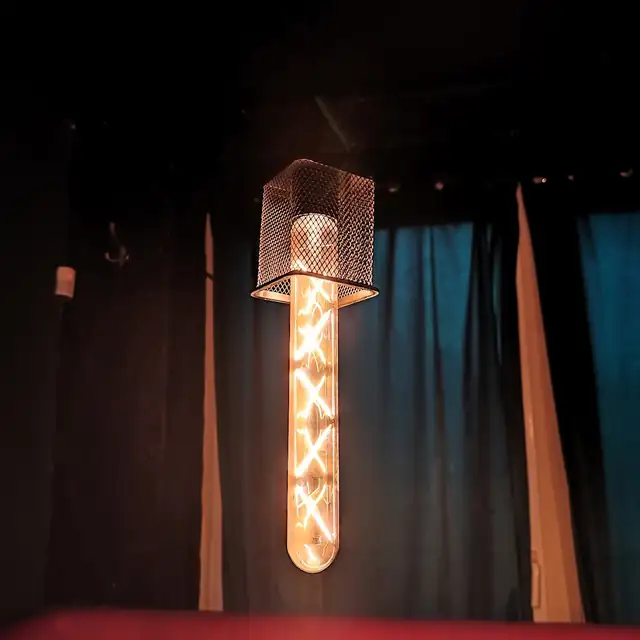 Lampa nad lożą